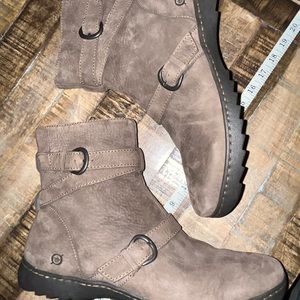 BORN | Born Women’s Tembi Taupe Side Zip Ankle Boots EUC